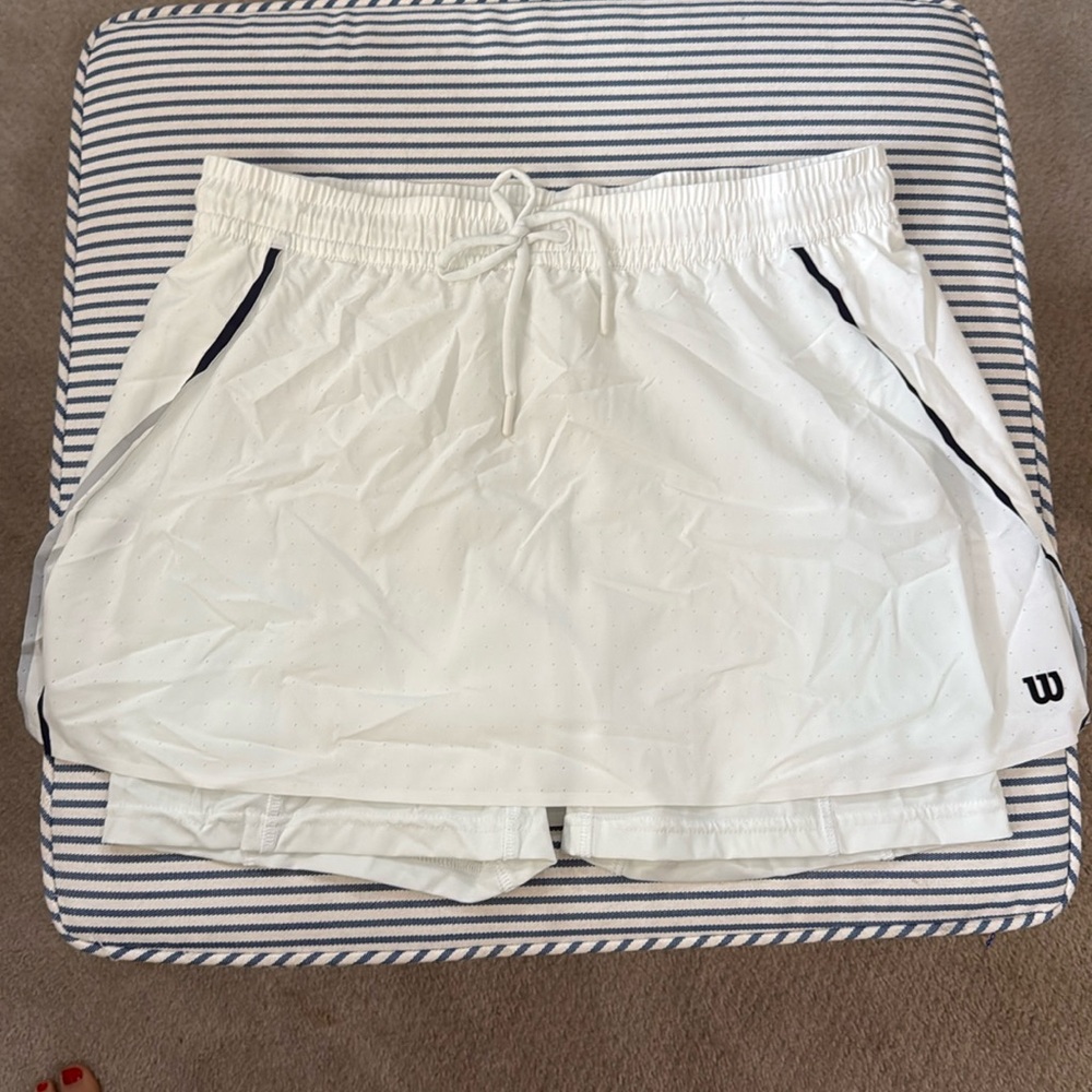 Wilson women’s tie front tennis skirt